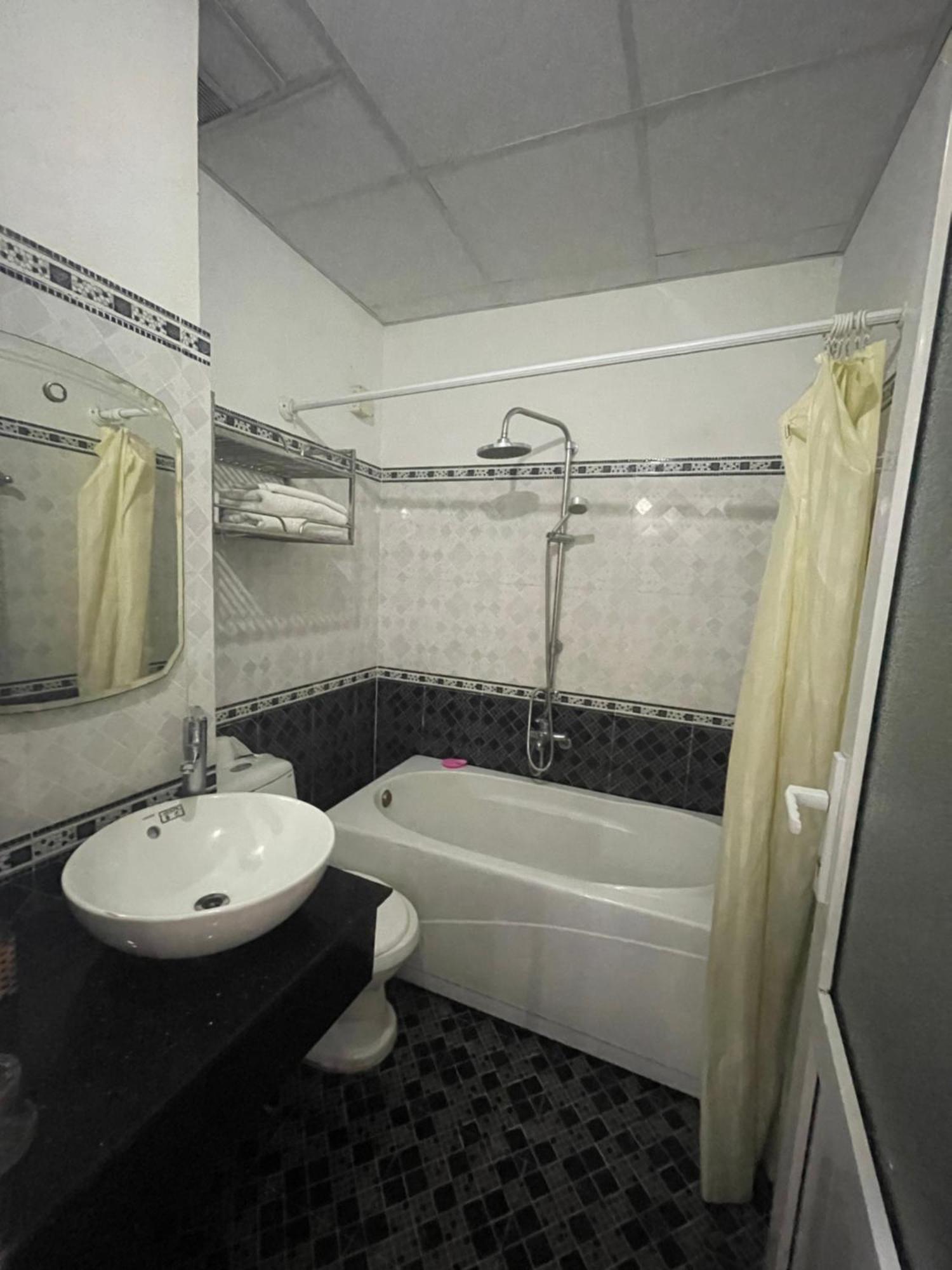Oyo 553 Truong Giang Hotel Da Nang Esterno foto